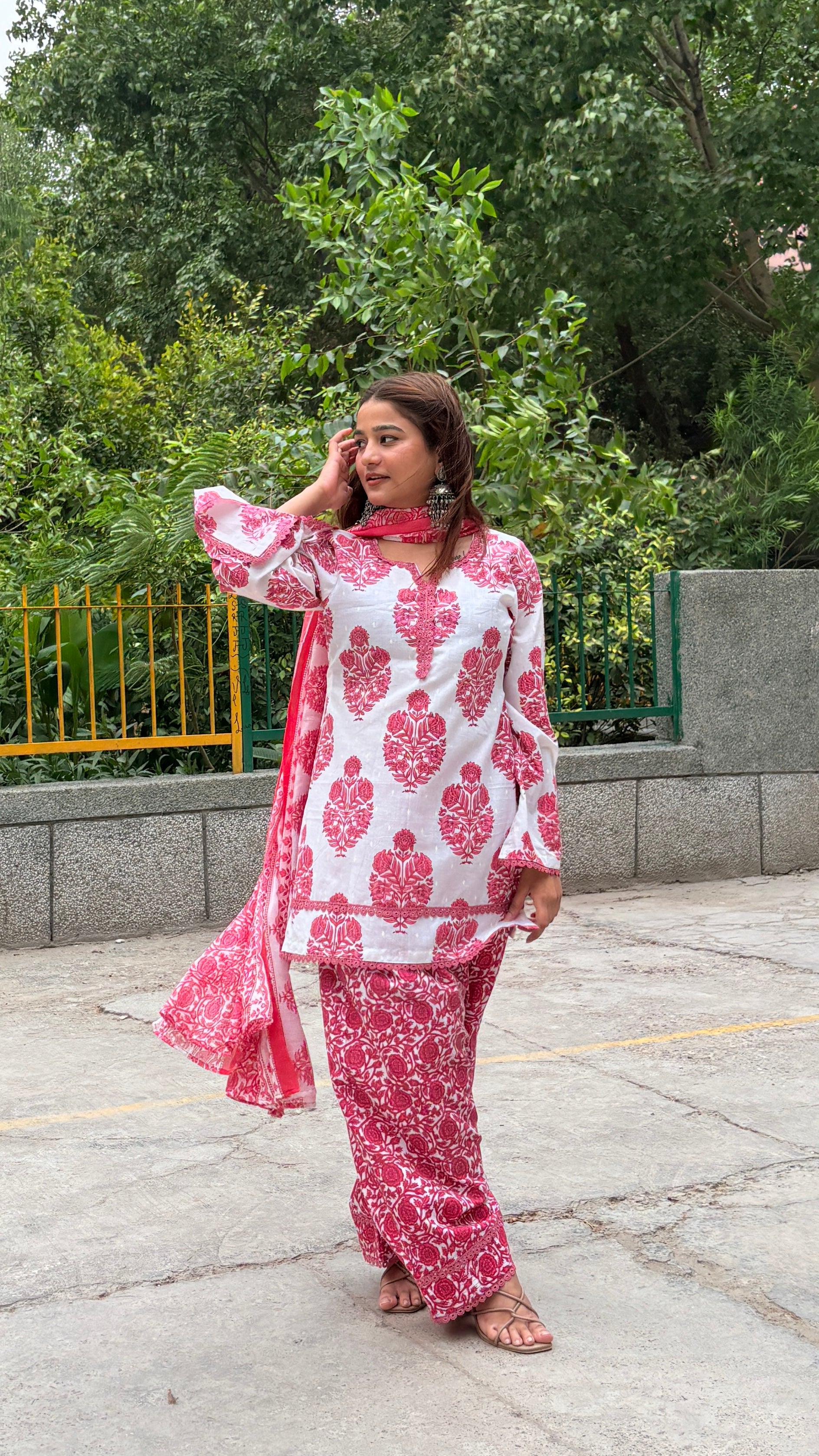 Pink farshi
