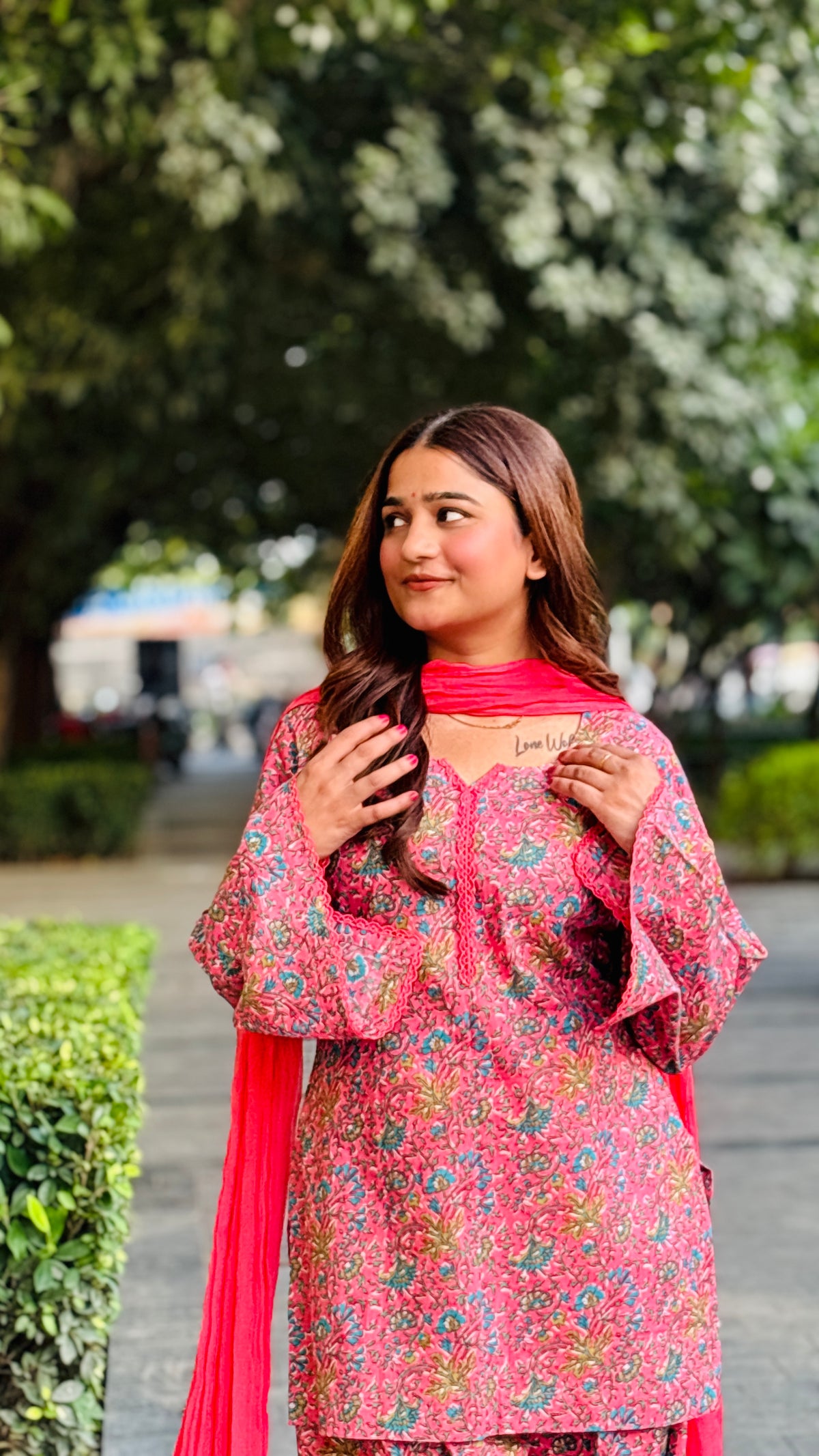 Gulabi Gulnaar Farshi Set