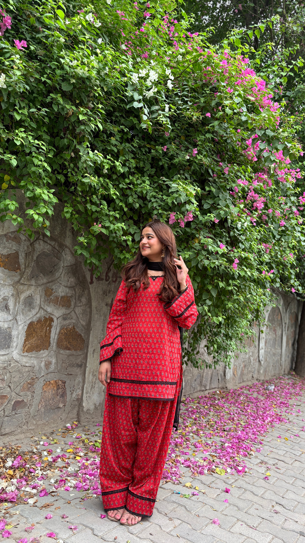 Red and black farshi set