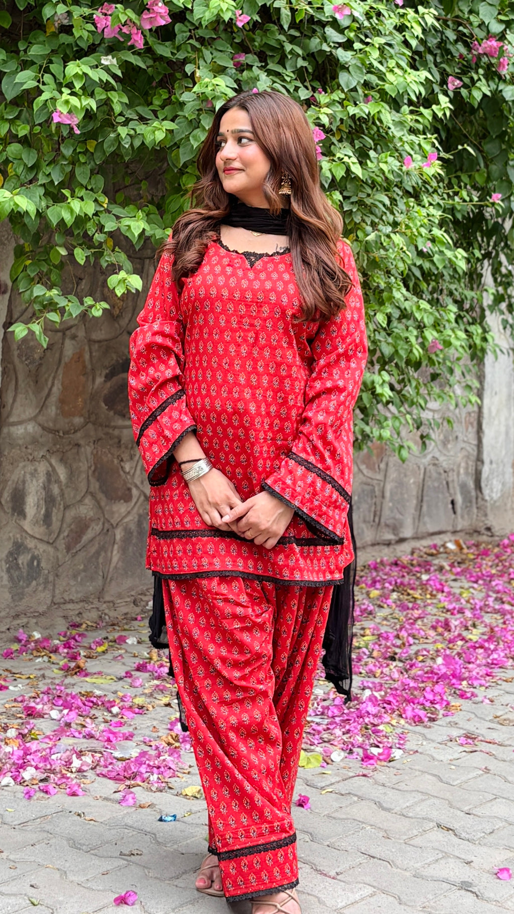Red and black farshi set