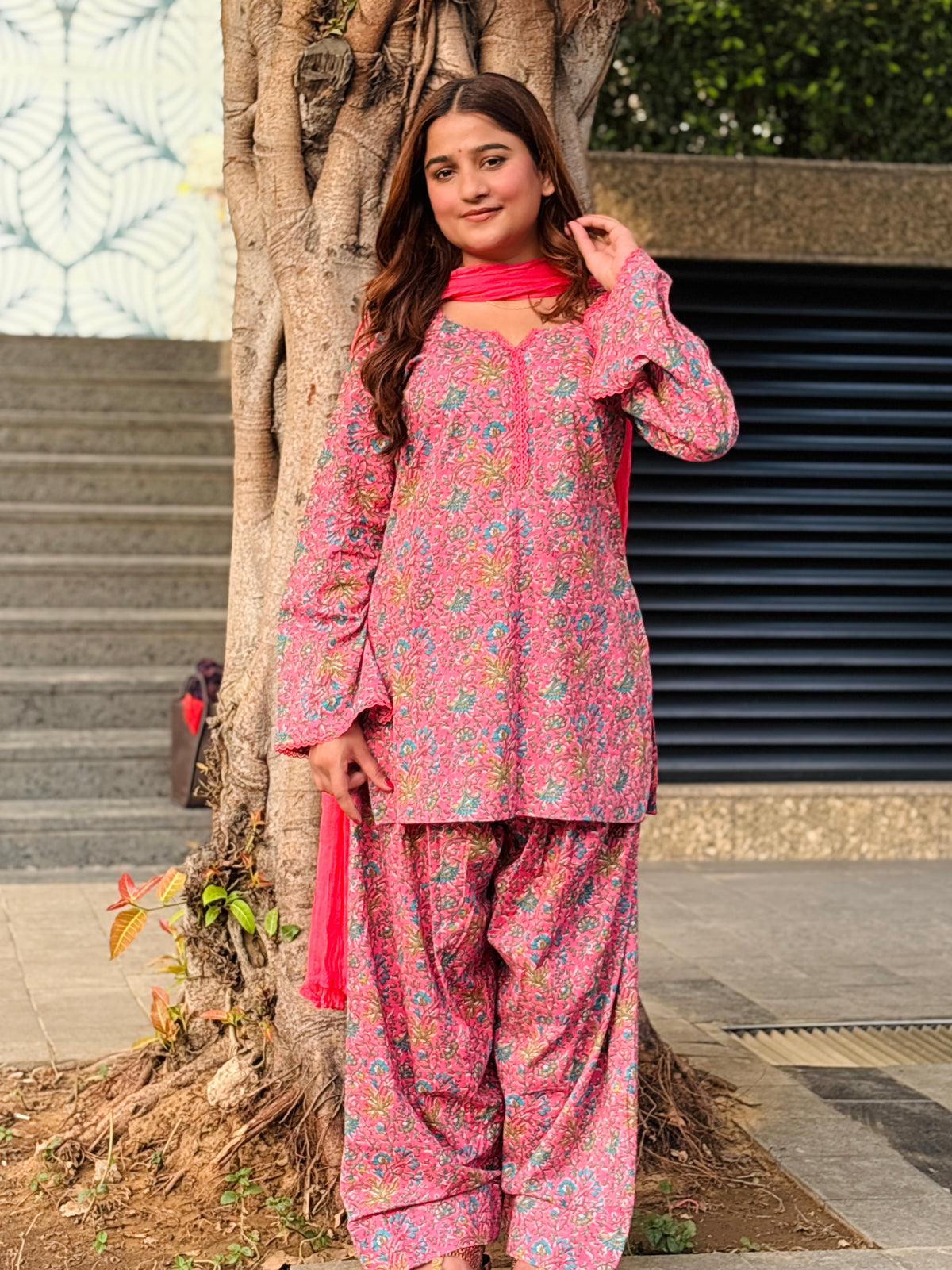 Gulabi Gulnaar Farshi Set