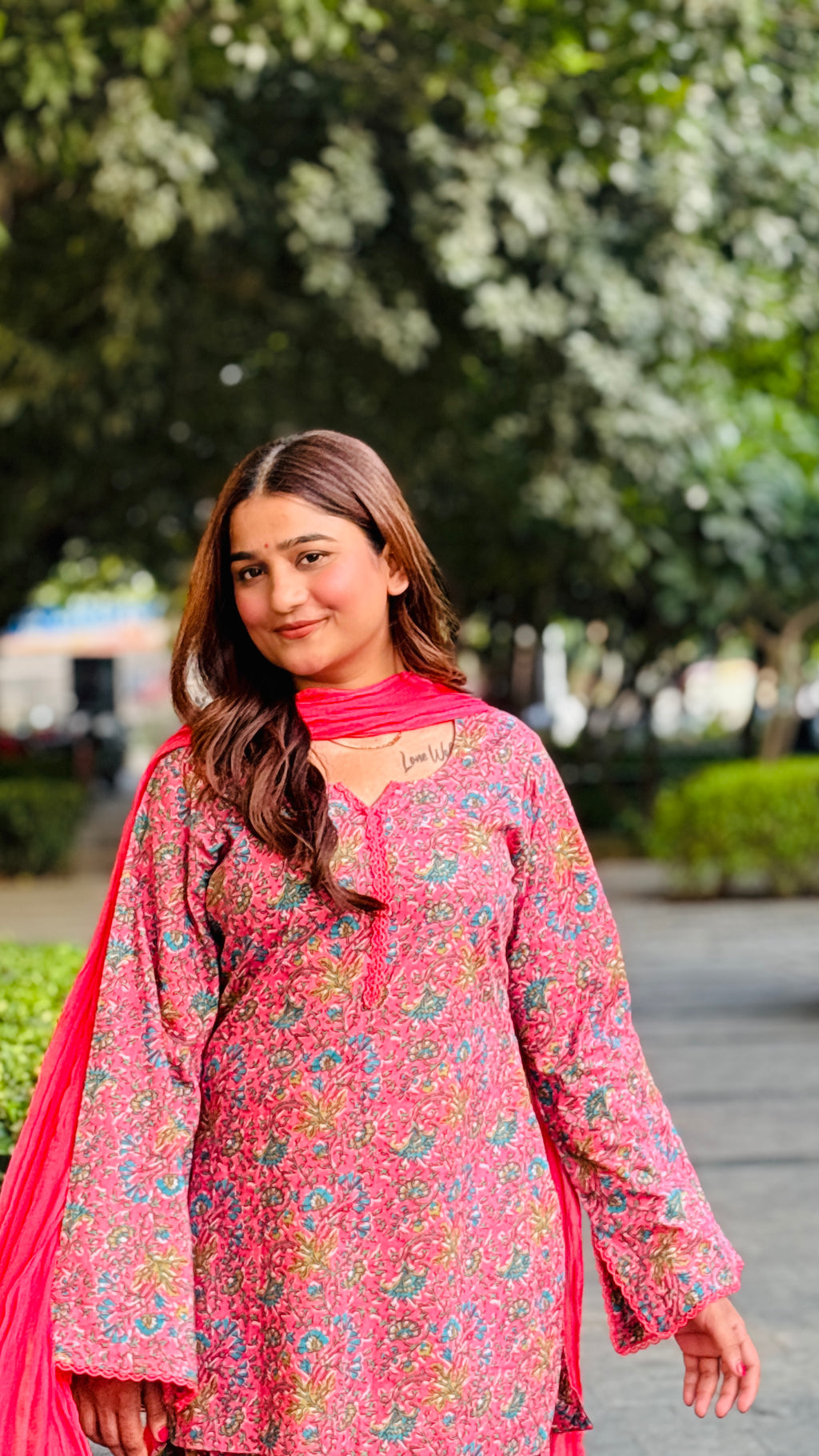 Gulabi Gulnaar Farshi Set