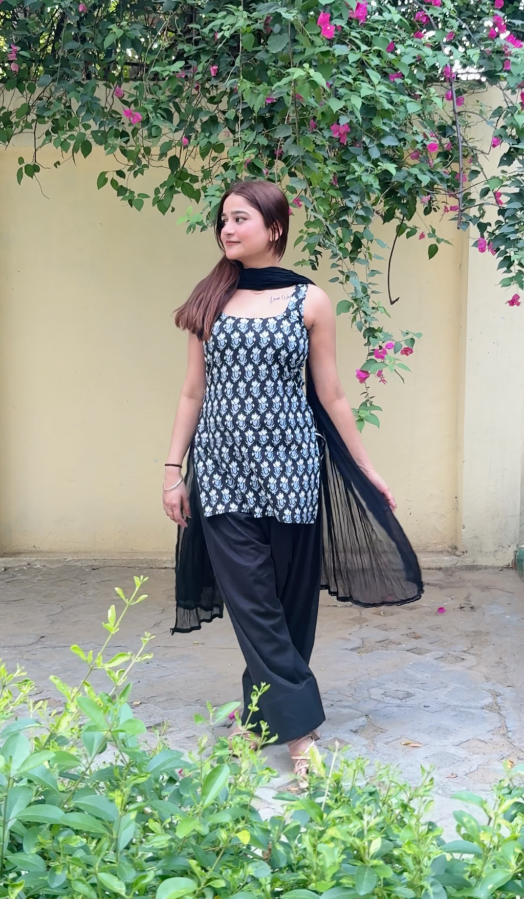 Black Noor-e-Farshi suit set