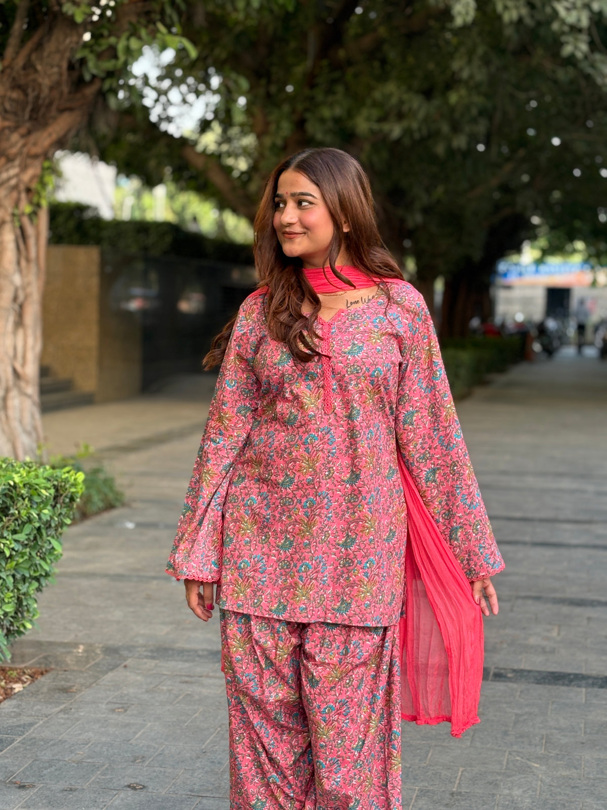 Gulabi Gulnaar Farshi Set