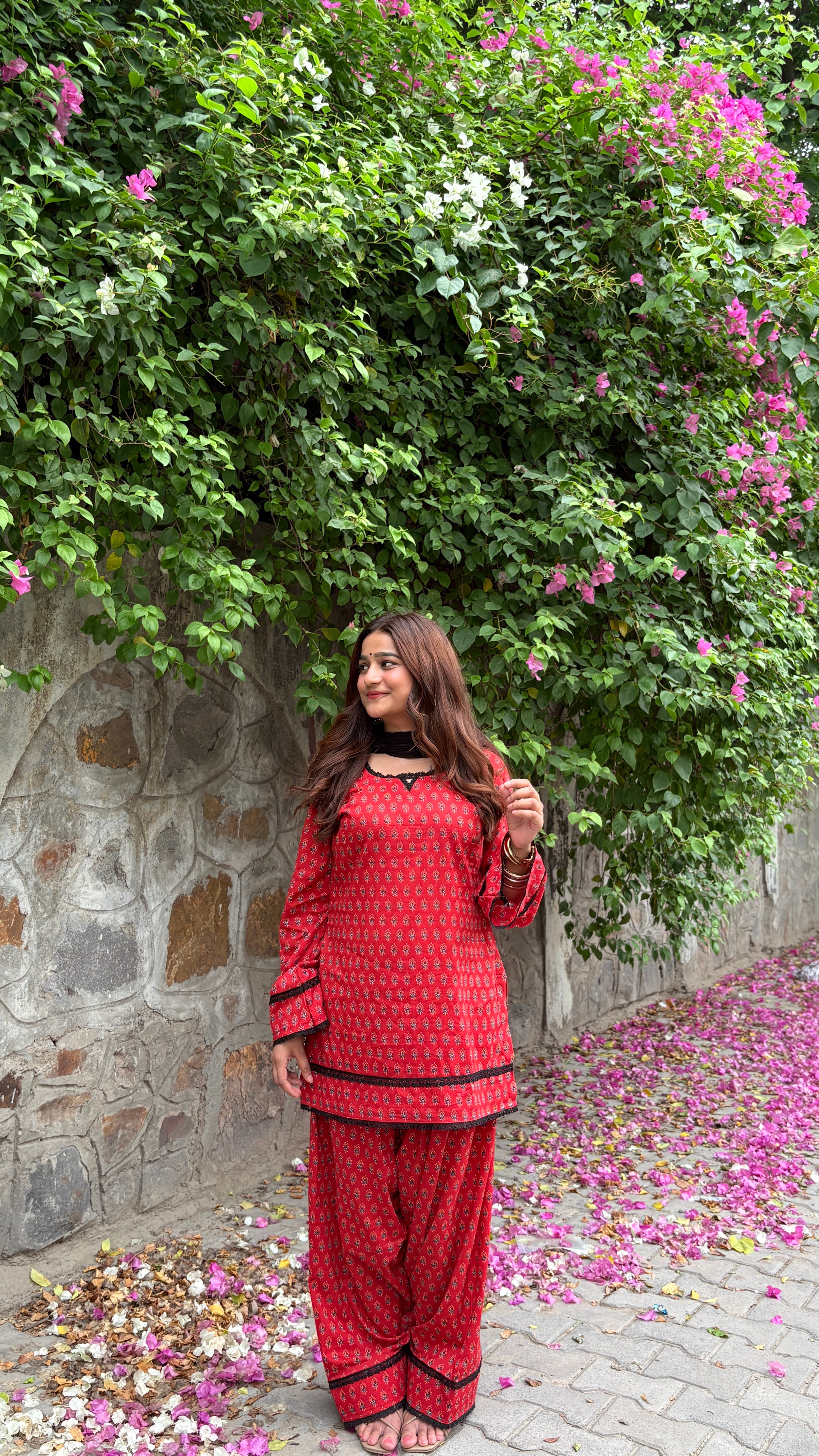 Red and black farshi set