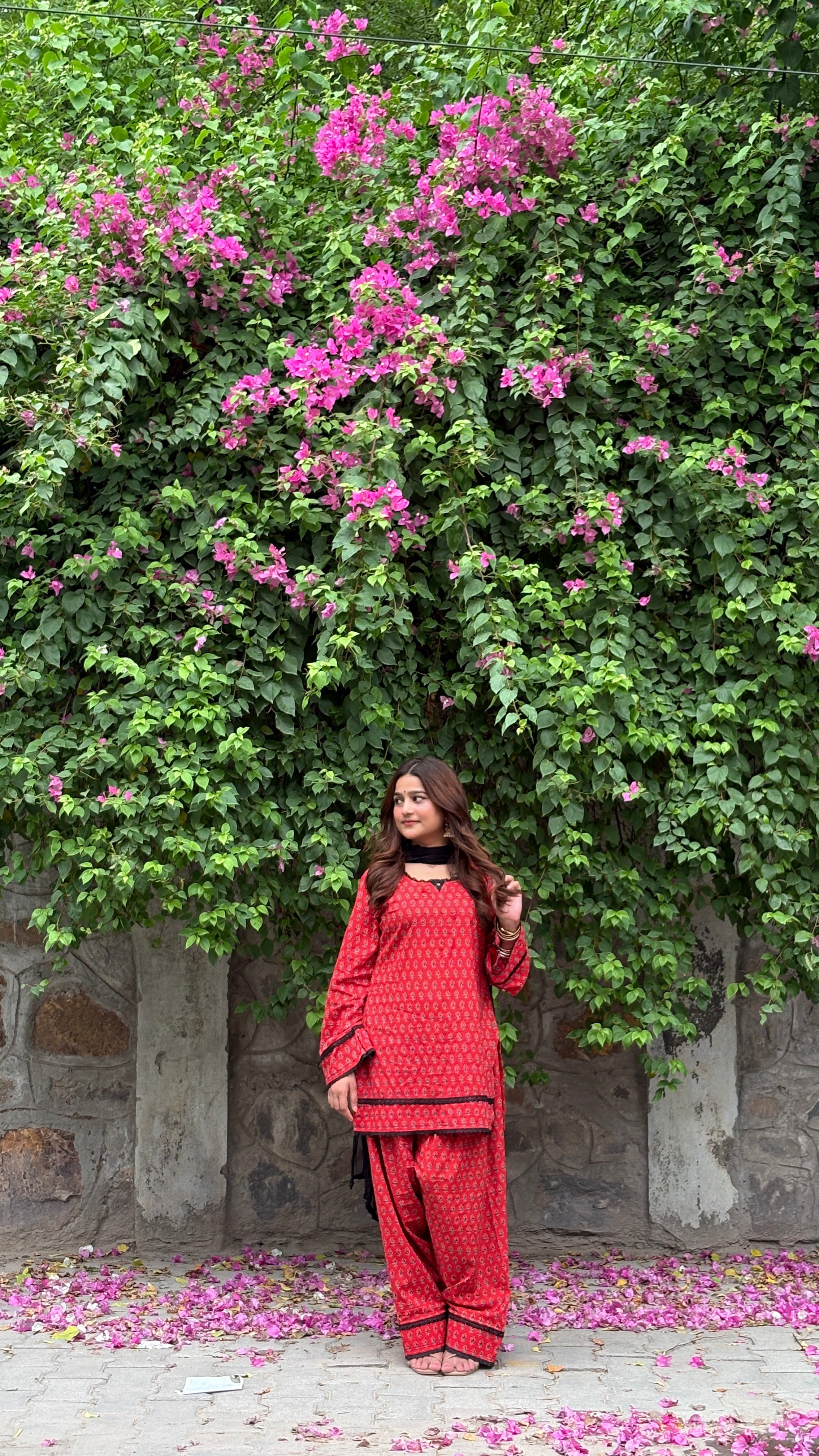 Red and black farshi set