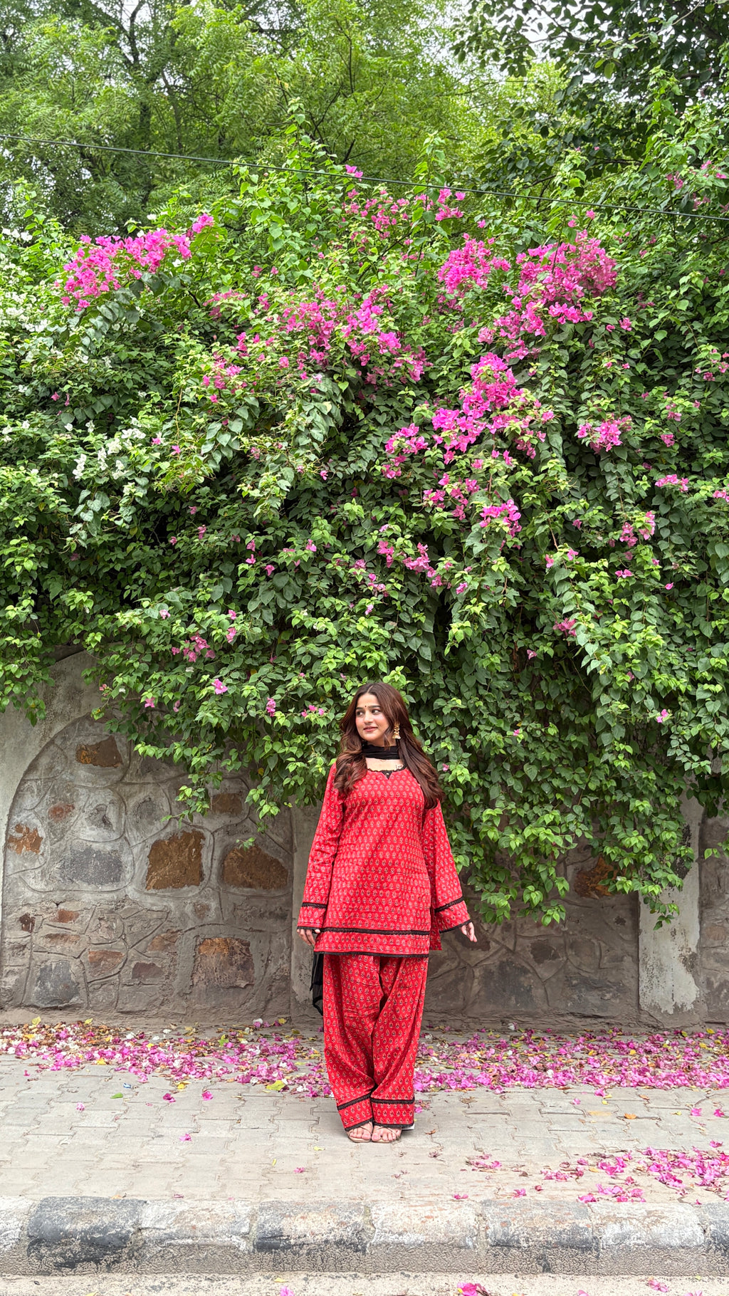 Red and black farshi set