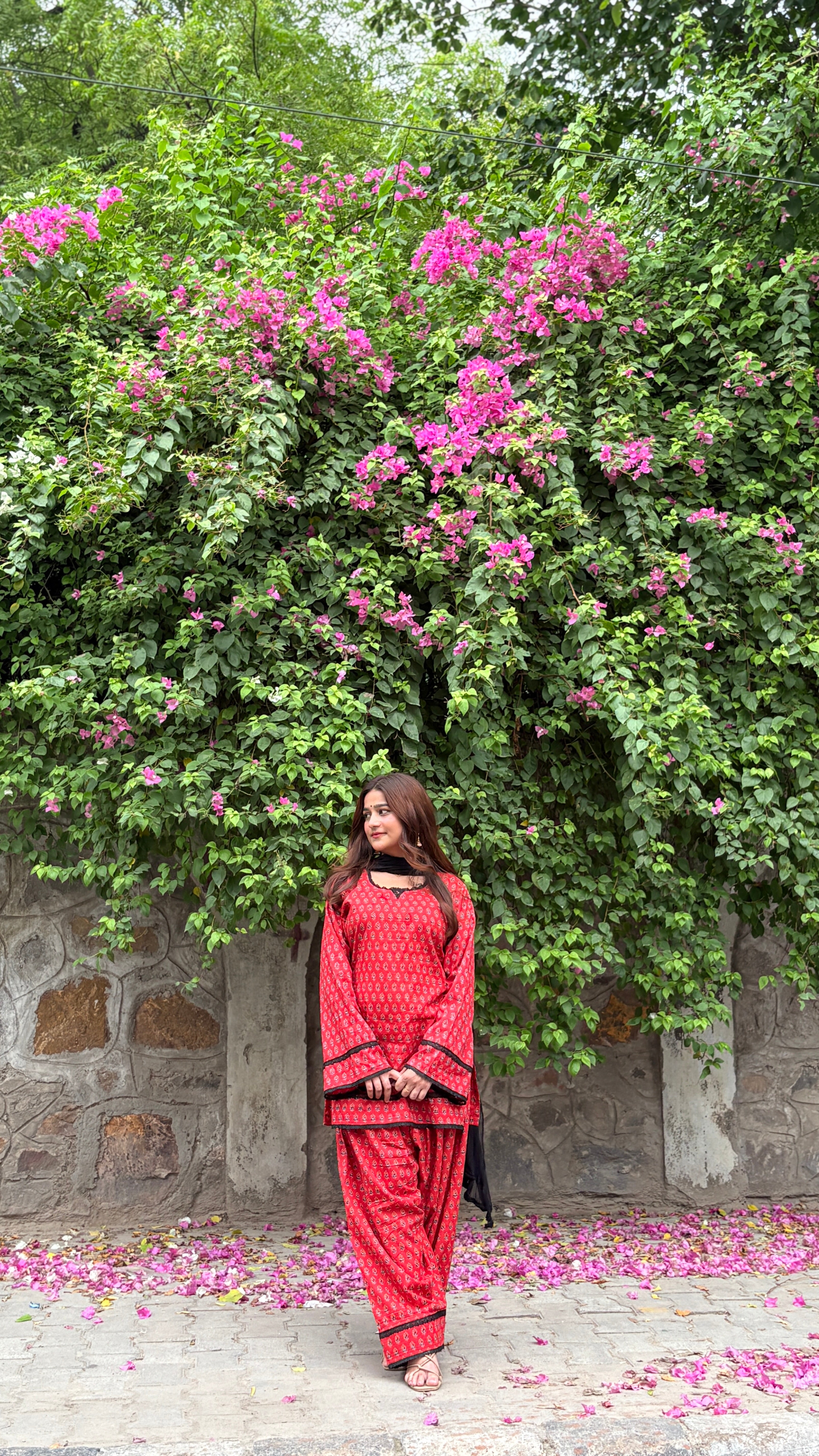 Red and black farshi set