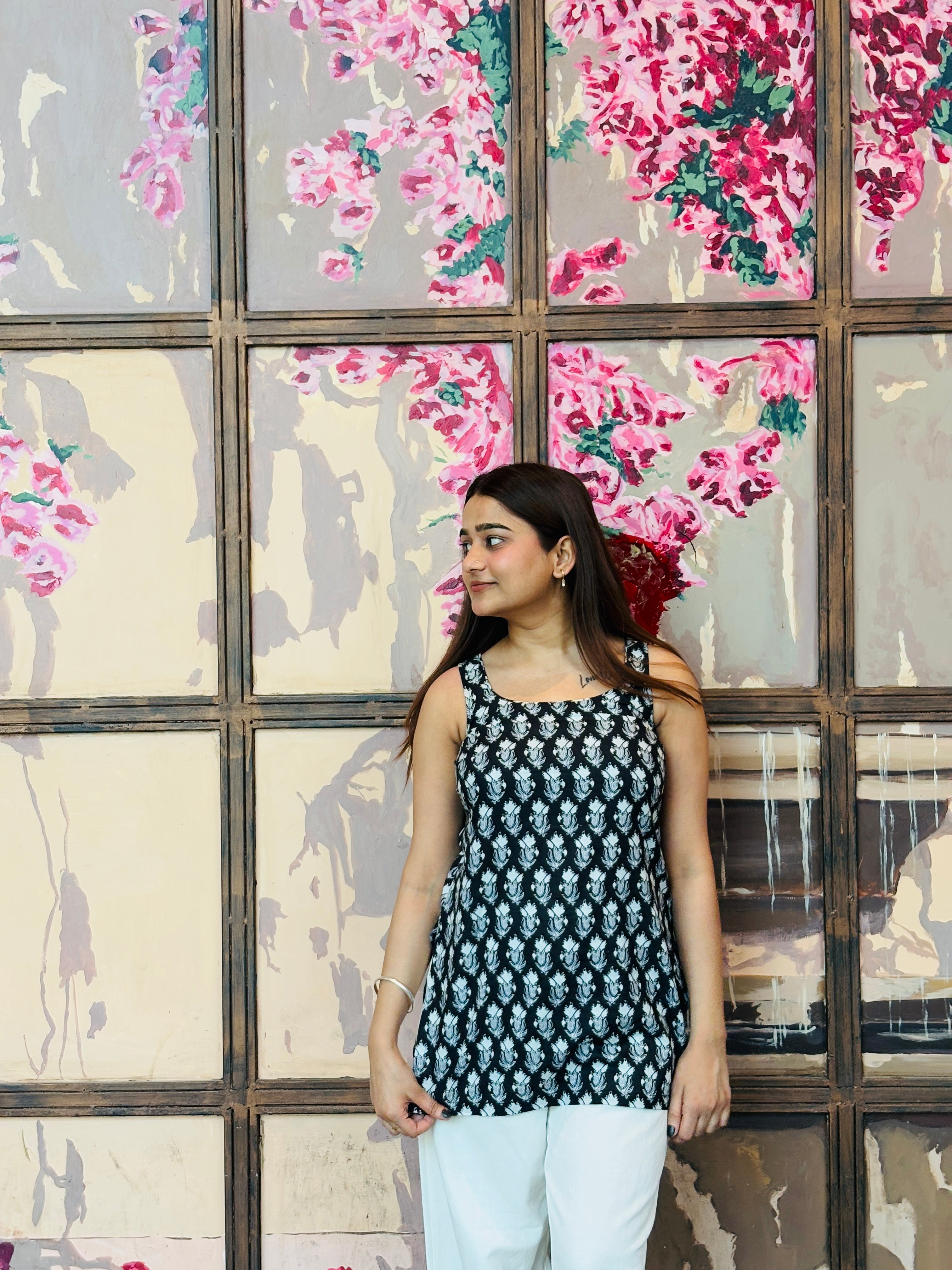 🖤 Black & White Block‑Print Cotton Kurti – Sleek & Artisanal