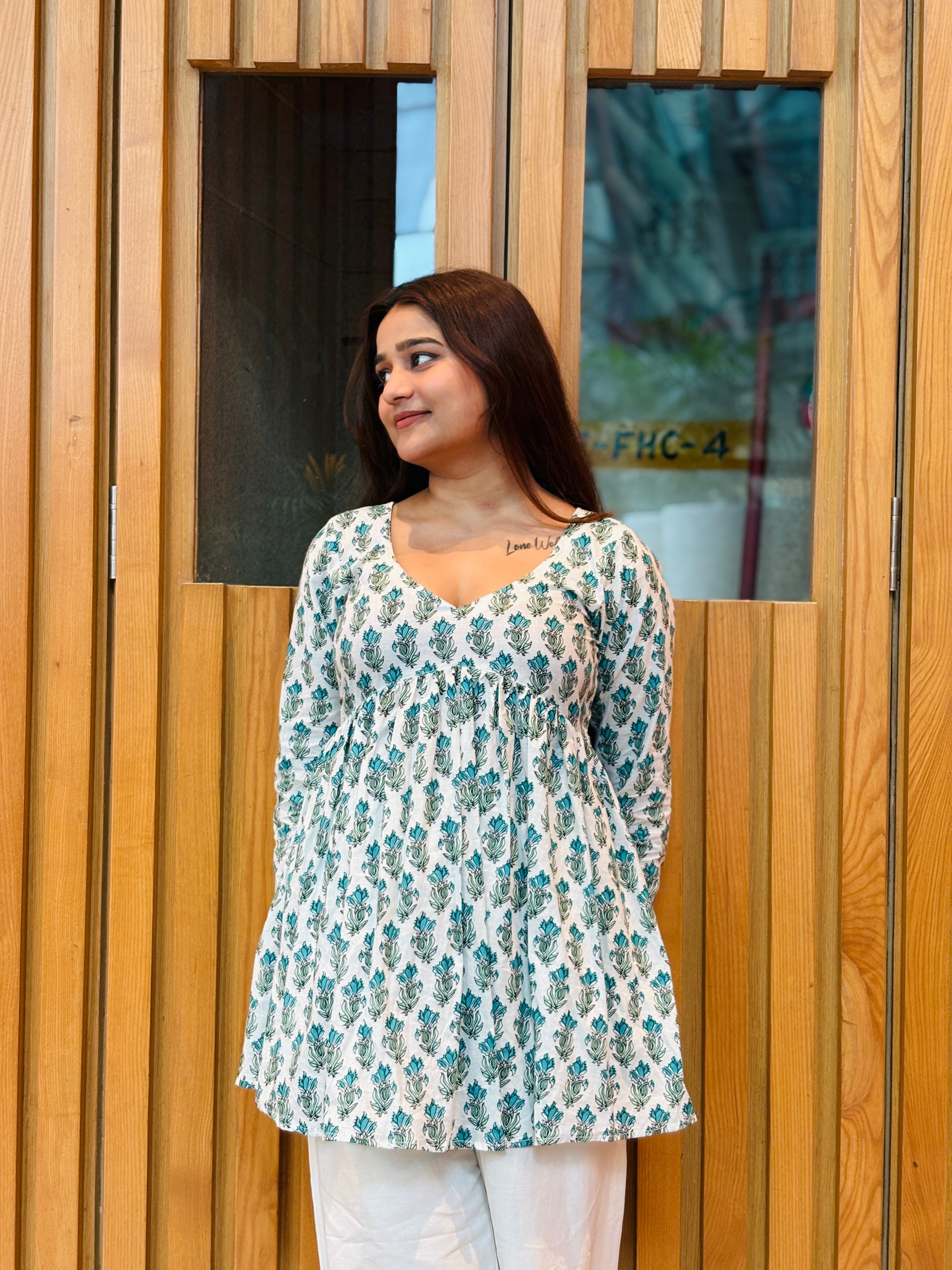 🌸 White & Green Floral Cotton Tunic