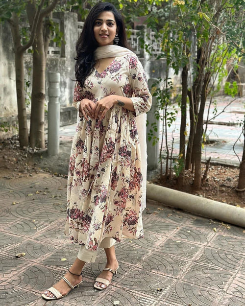 Beautiful Anarkali kurta set with new style in saganeri print