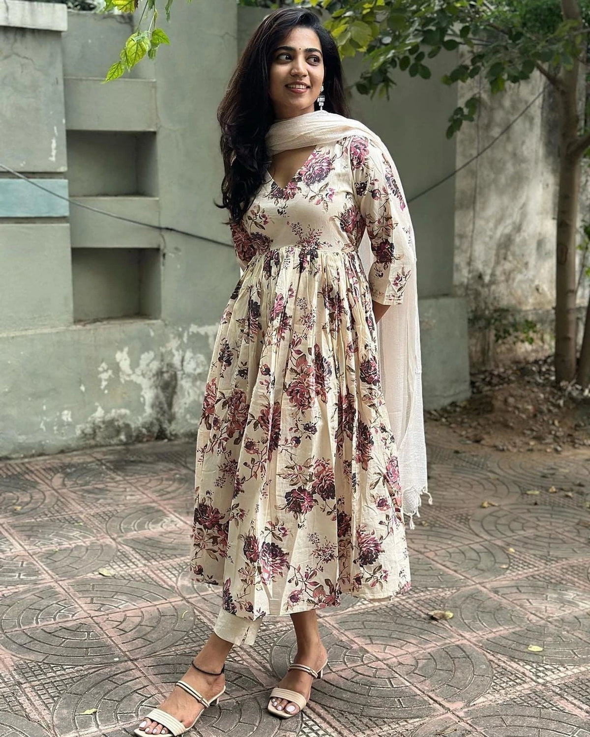 Beautiful Anarkali kurta set with new style in saganeri print