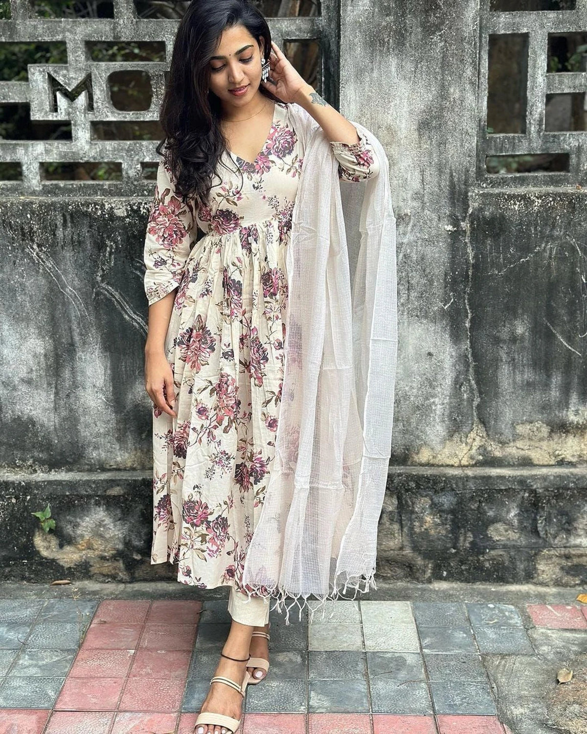 Beautiful Anarkali kurta set with new style in saganeri print